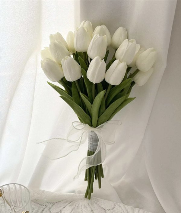Cách giữ hoa tulip tươi lâu hơn tại nhà, giúp tiết kiệm chi phí mua hoa mới