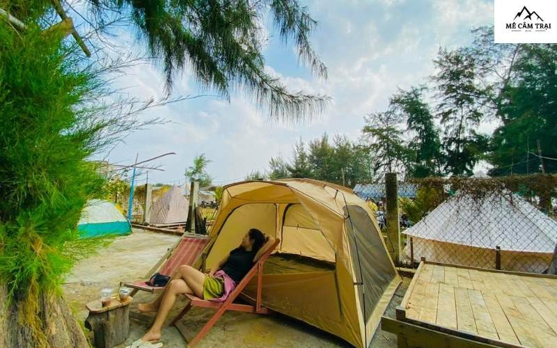 Cảnh hoàng hôn tuyệt đẹp trên bãi biển tại khu camping Cần Giờ