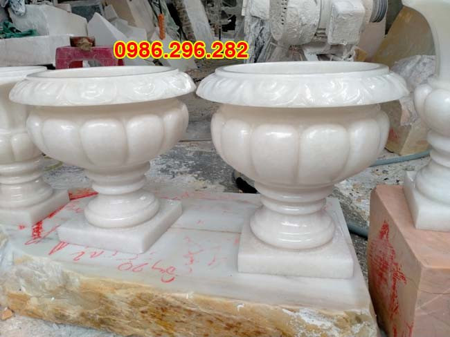 Chậu đá cảnh làm từ đá trắng nguyên khối