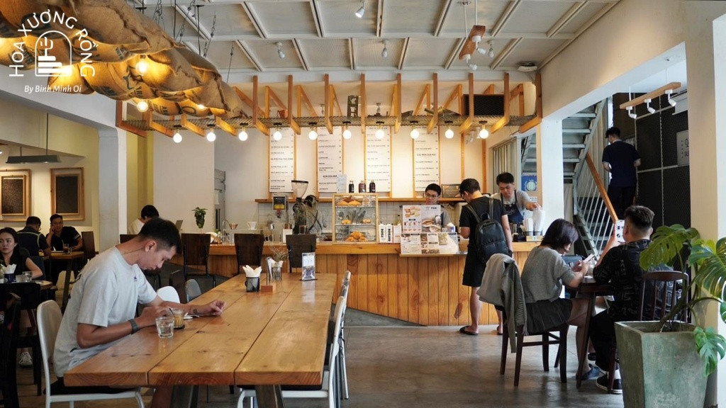 Không gian bên trong Là Việt Coffee Đà Lạt