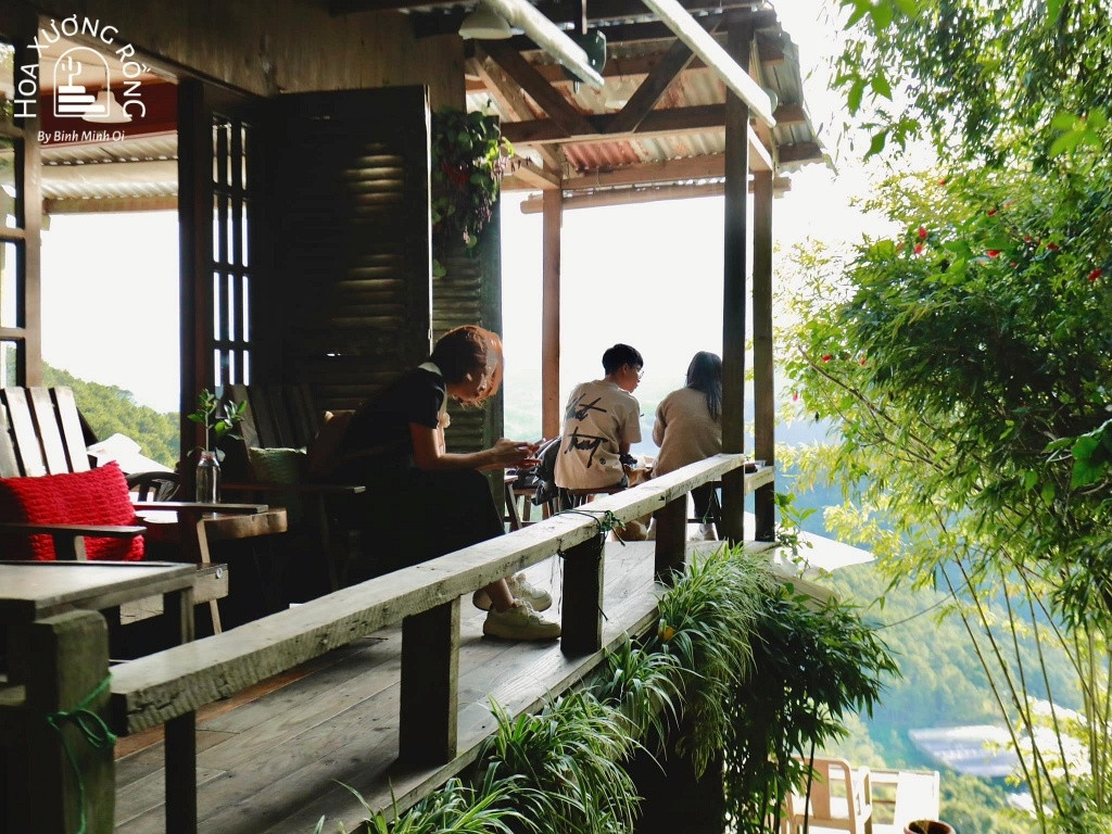 Thiết kế mộc mạc, đầy chất thơ tại Cheo Veooo Coffee