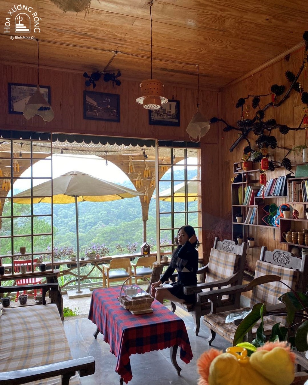 Không gian nội thất tinh tế của Thông Trước Nhà Cafe
