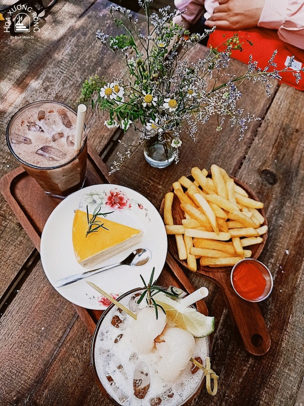 Thực đơn đồ ăn và đồ uống tại Cafe In The Forest